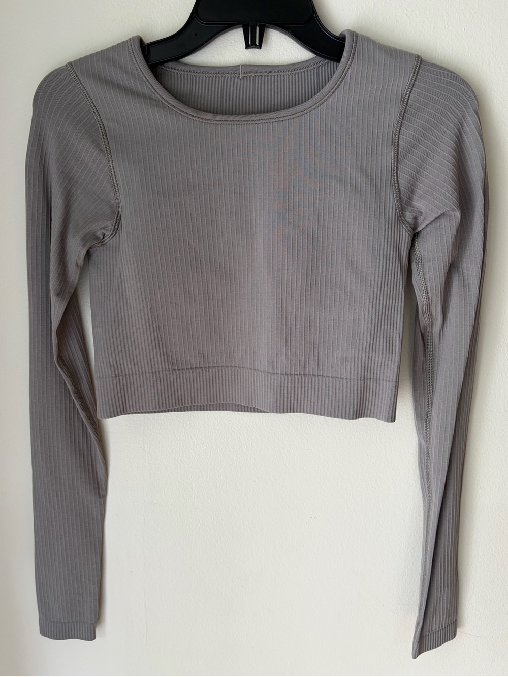 24. Size 6 LULULEMON Grey Ebb To Street Cropped Ribbed Longsleeve